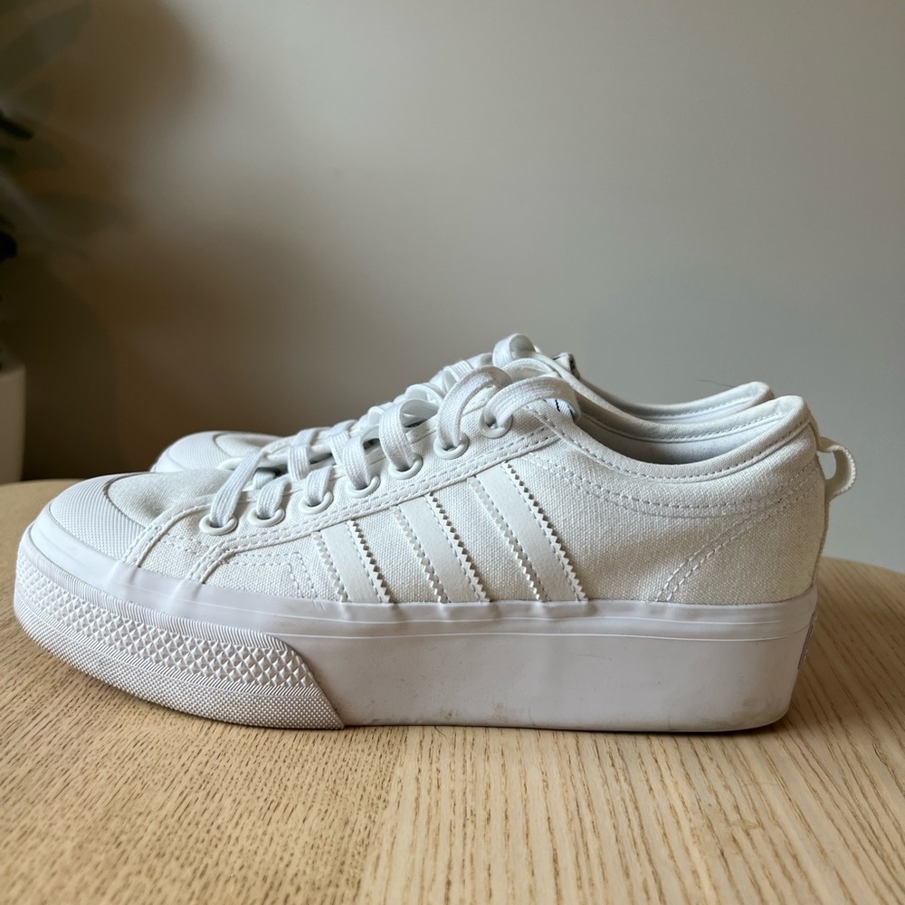 White Adidas Nizza - Platform